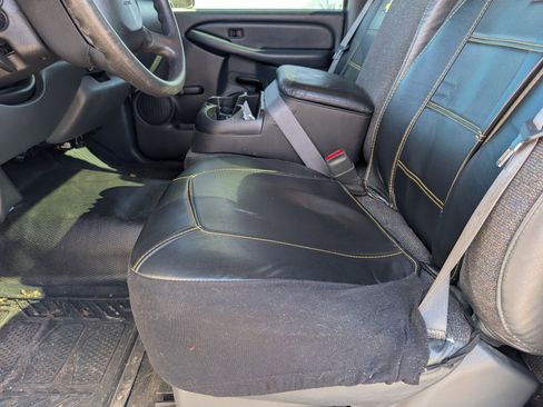 Used 2000 Chevrolet Silverado 1500 2WD Regular Cab w/ Exterior Appearance Pkg image 6