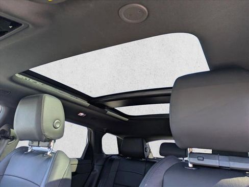 Used 2025 Land Rover Range Rover Evoque S AWD/4WD image 17
