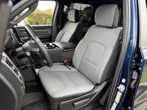 Used 2023 RAM 1500 4x4 Crew Cab image 16