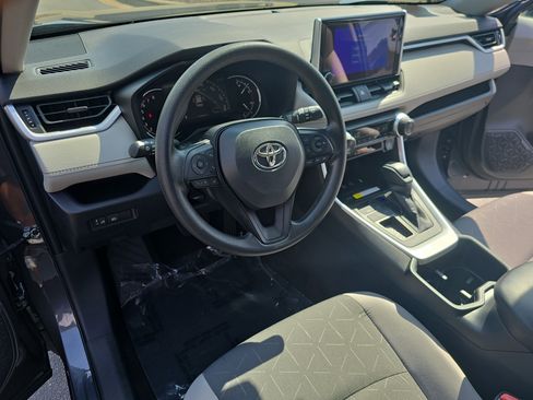 Used 2024 Toyota RAV4 XLE image 17