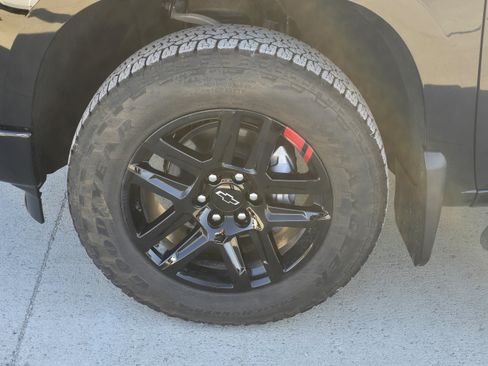 New 2026 Chevrolet Silverado 1500 RST w/ Redline Edition AWD/4WD image 10
