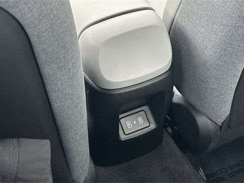 Used 2025 Hyundai Elantra Limited image 14