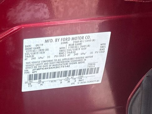Used 2019 Ford Edge Titanium w/ Equipment Group 301A AWD/4WD image 22