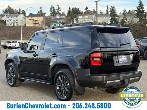 Used 2024 Toyota Land Cruiser image 3