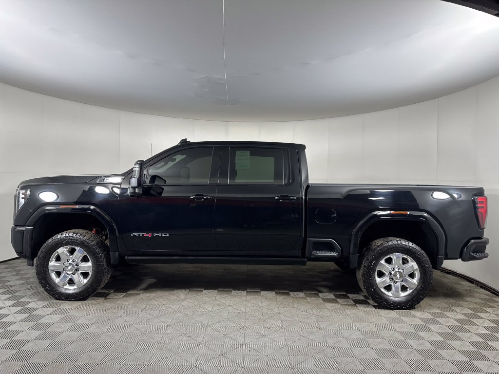 Used 2025 GMC Sierra 2500 AT4 w/ AT4 Premium Plus Package AWD/4WD image 2