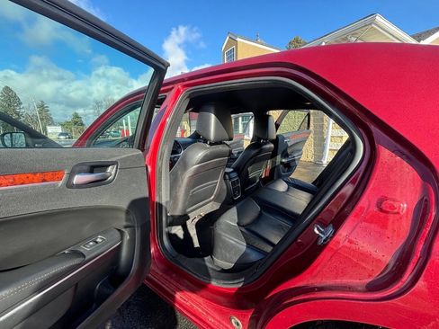 Used 2012 Chrysler 300 Limited image 8