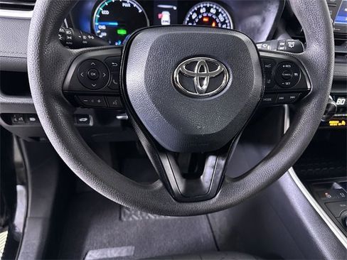 Used 2021 Toyota RAV4 XLE image 11