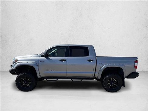 Used 2018 Toyota Tundra SR5 image 9