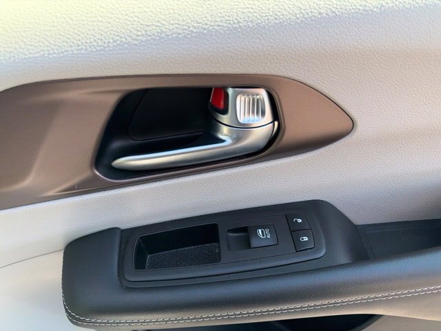 Used 2023 Chrysler Voyager LX FWD image 31