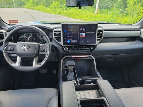 Used 2025 Toyota Tundra SR5 w/ SR5 Premium Package AWD/4WD image 18