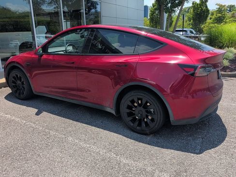 Used 2025 Tesla Model Y Long Range RWD image 3