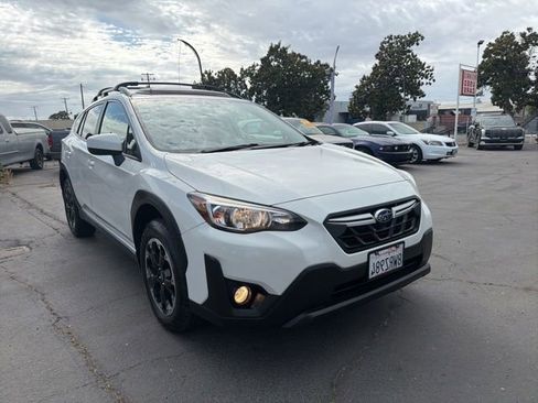 Used 2021 Subaru Crosstrek 2.0i Premium w/ Moonroof Package AWD/4WD image 1