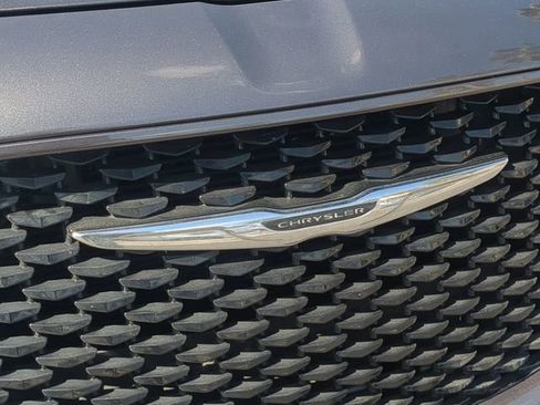 Used 2020 Chrysler 300 S image 13