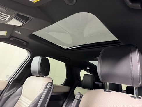 Used 2021 Land Rover Discovery S R-Dynamic image 27