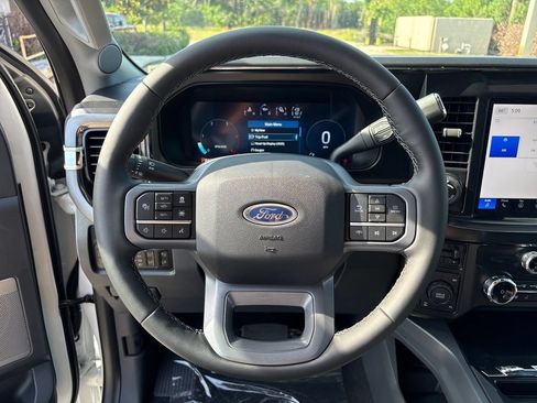 New 2026 Ford F250 Lariat w/ Black Appearance Package AWD/4WD image 16