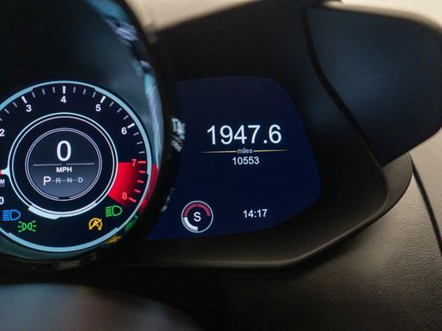 Used 2019 Aston Martin V8 Vantage Coupe RWD image 22