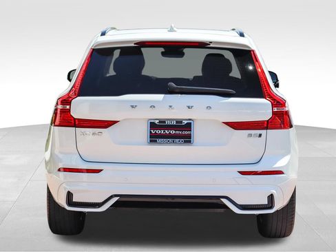 Used 2024 Volvo XC60 B5 Core AWD/4WD image 6