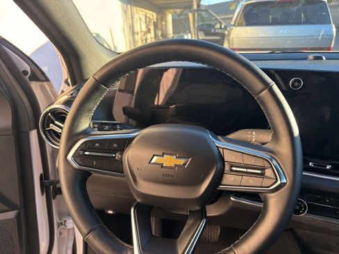 Used 2025 Chevrolet Equinox LT image 34