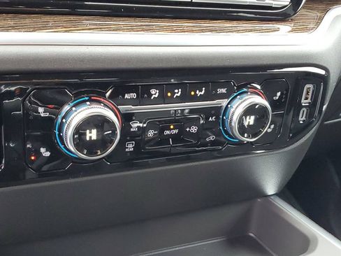 New 2026 GMC Sierra 1500 Elevation w/ Preferred Package AWD/4WD image 33