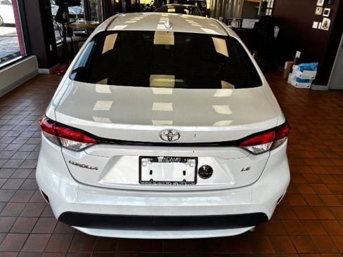 Used 2022 Toyota Corolla LE FWD image 12