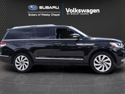 Used 2024 Lincoln Navigator Reserve AWD/4WD image 9