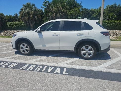 Used 2024 Honda HR-V LX image 9