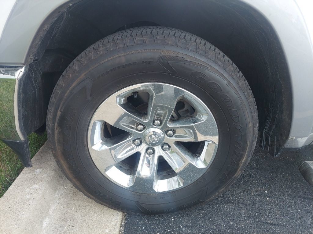 Used 2020 RAM 1500 Laramie RWD image 3