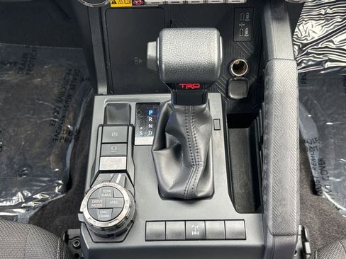 Used 2025 Toyota 4Runner TRD Off-Road image 37