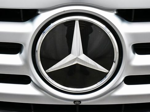 Used 2025 Mercedes-Benz GLS 450 4MATIC image 79