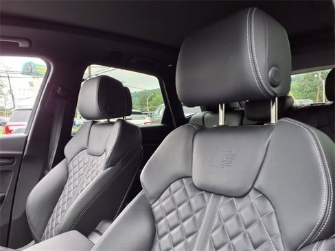 Used 2023 Audi SQ5 Premium Plus w/ Premium Plus Package image 14