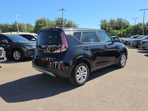 Certified 2025 Kia Soul LX FWD image 7