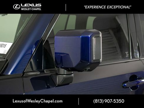 Used 2025 Lexus GX 550 w/ Accessory Package (Z1) image 12