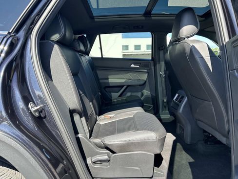 Used 2023 Volkswagen Atlas Cross Sport SE w/ Panoramic Sunroof Package AWD/4WD image 19