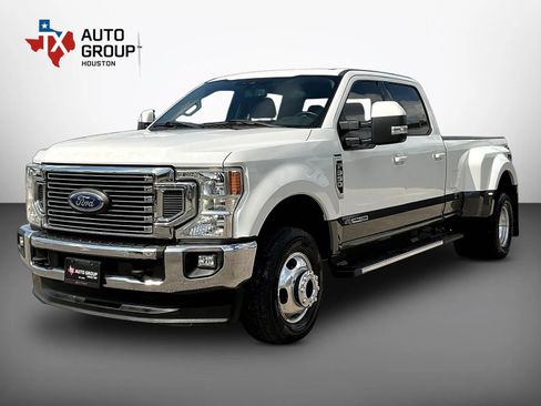 Used 2020 Ford F350 Lariat w/ Lariat Value Package AWD/4WD image 4