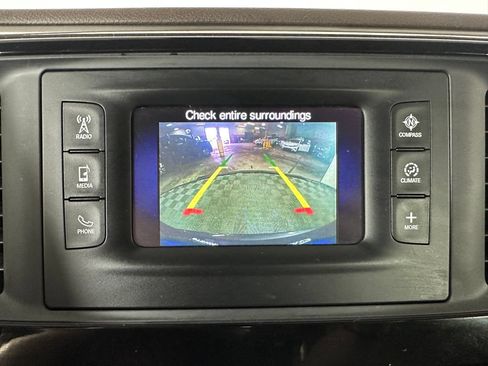 Used 2017 Chrysler Pacifica LX FWD image 16