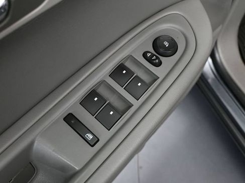 Used 2014 Chevrolet Traverse LS FWD image 19