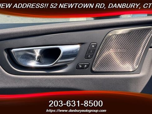 Used 2021 Volvo XC60 T5 Inscription w/ Protection Package AWD/4WD image 11