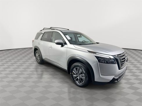 New 2025 Nissan Pathfinder SV image 2