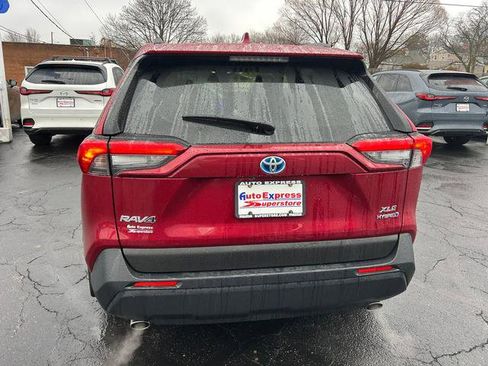 Used 2023 Toyota RAV4 XLE image 4