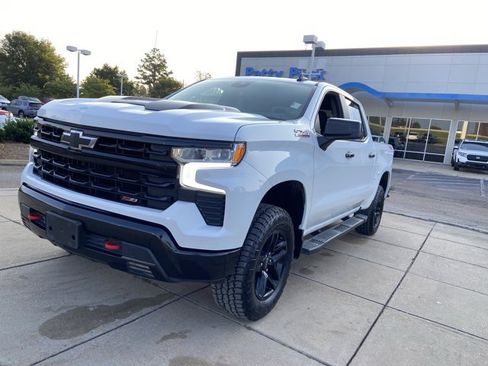 Used 2023 Chevrolet Silverado 1500 LT Trail Boss w/ Protection Package AWD/4WD image 4