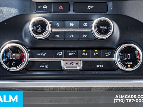 Used 2024 Ford Expedition XLT RWD image 39