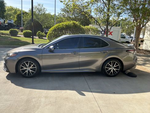 Used 2023 Toyota Camry SE w/ Convenience Package image 7