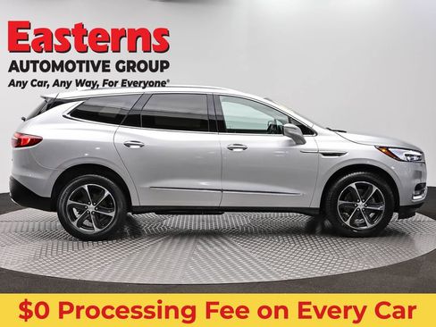 Used 2021 Buick Enclave Essence w/ Sport Touring Edition FWD image 4