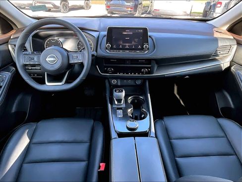 Used 2023 Nissan Rogue SV w/ SV Premium B Package image 21