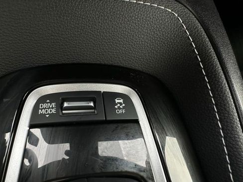 Used 2024 Toyota Corolla SE image 31