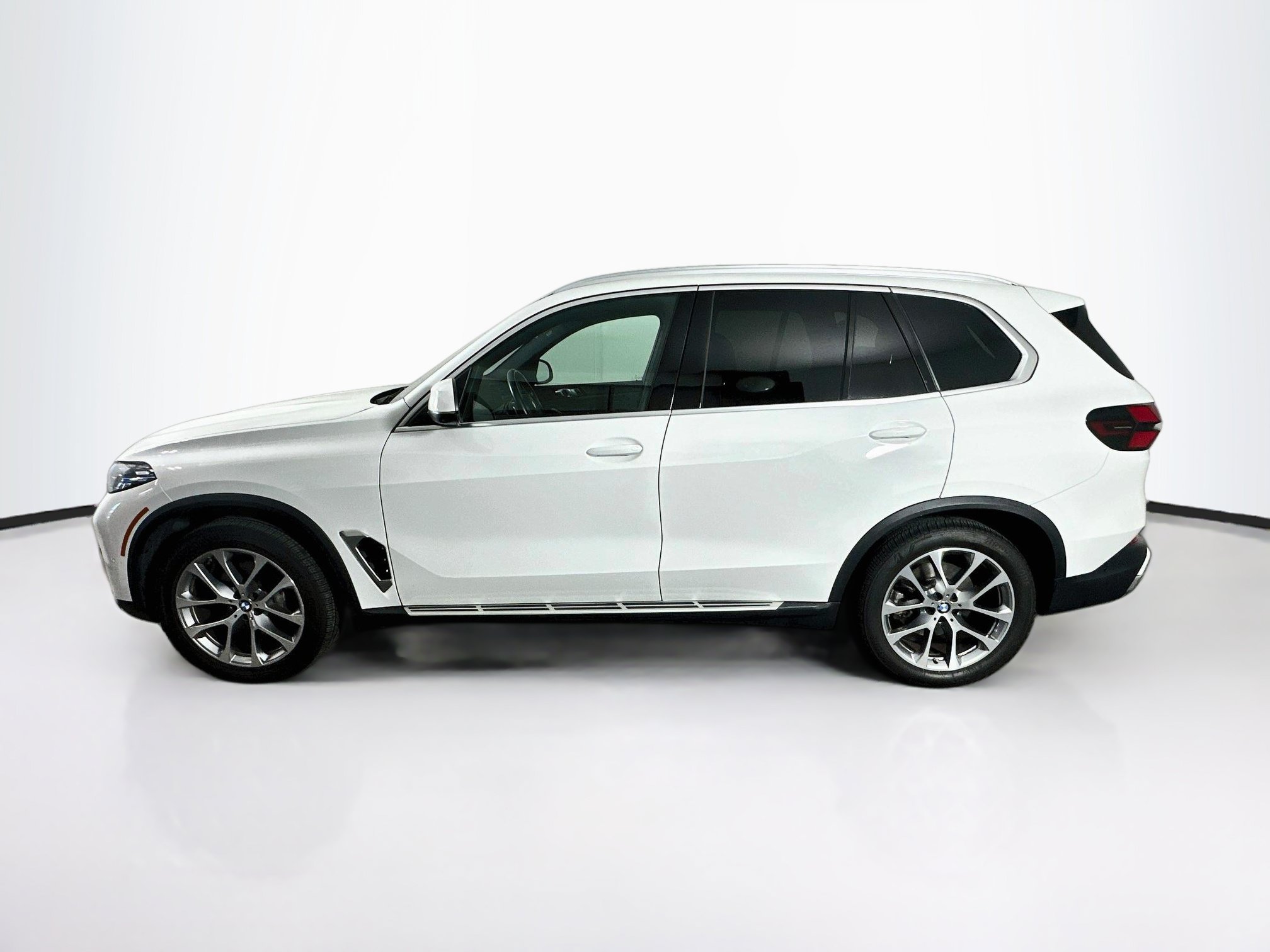 Used 2026 BMW X5 xDrive40i AWD/4WD image 4