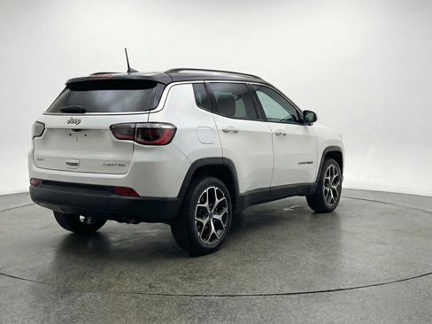 Used 2025 Jeep Compass Limited image 9