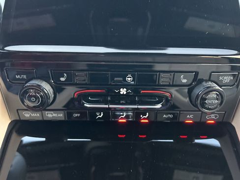 New 2025 Jeep Grand Cherokee Limited image 15