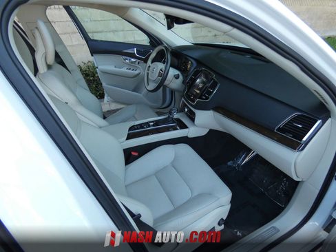 Used 2016 Volvo XC90 T6 Momentum w/ Momentum Plus Package AWD/4WD image 25