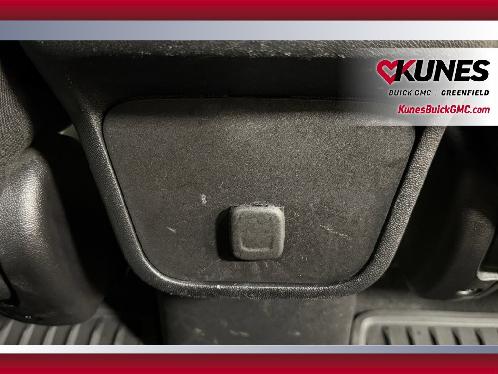 Used 2018 Chevrolet Equinox LT FWD image 35